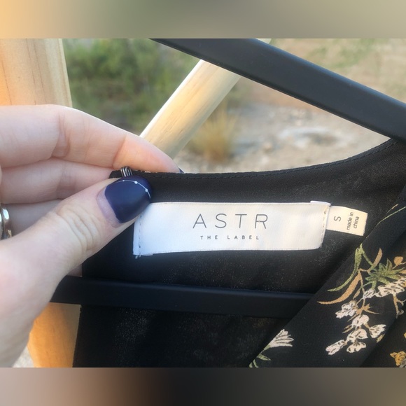 ASTR the label bohemian maxi black yellow floral long sleeve dress - Picture 8 of 14